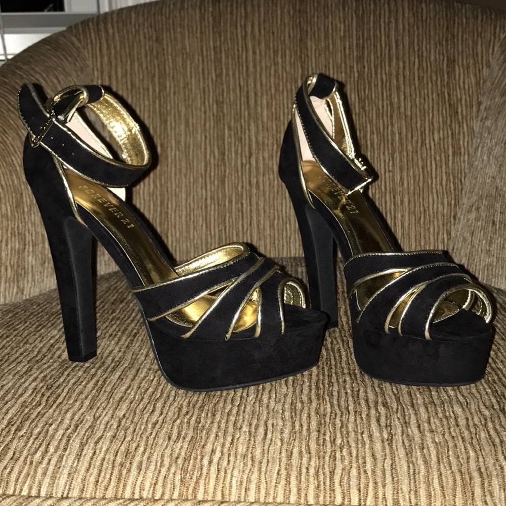 NEW Forever 21 Heels Sandals Peep toe 6
